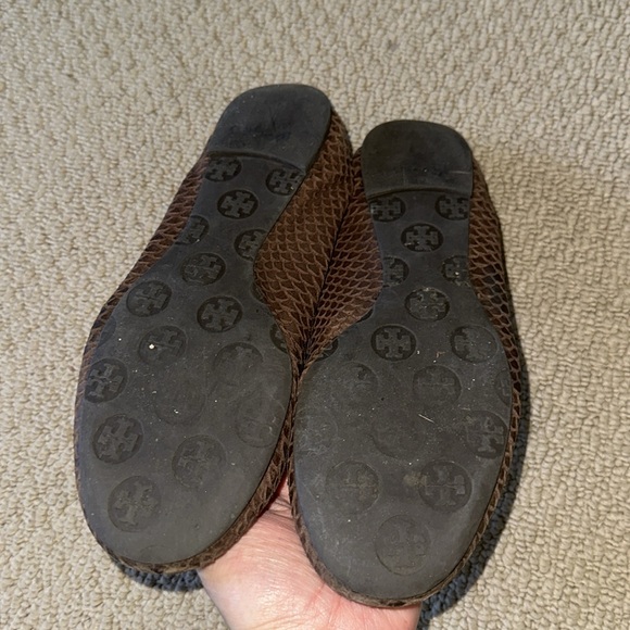 Toey Burch Flat - Picture 3 of 4